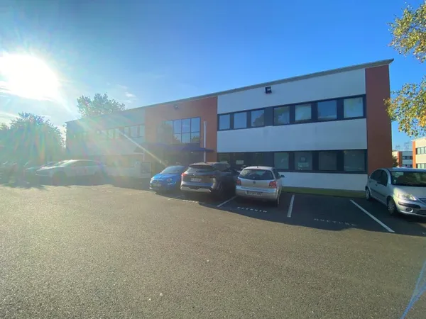 Local professionnel 217 m²
