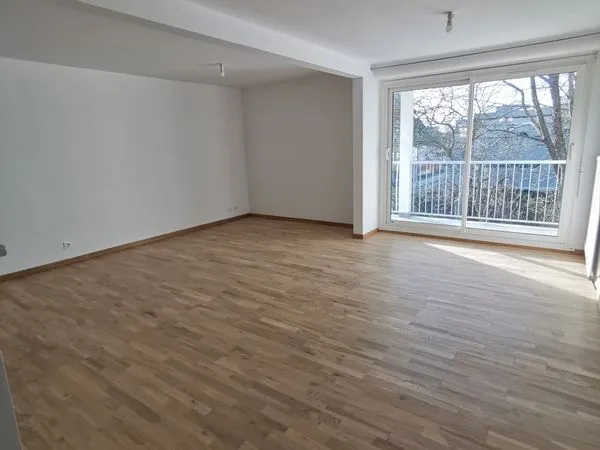 T5 non meublé - refait à neuf en 2024 - disponible le 4 octobre 2026 - 105m2 avec balcon - 1425 (cha