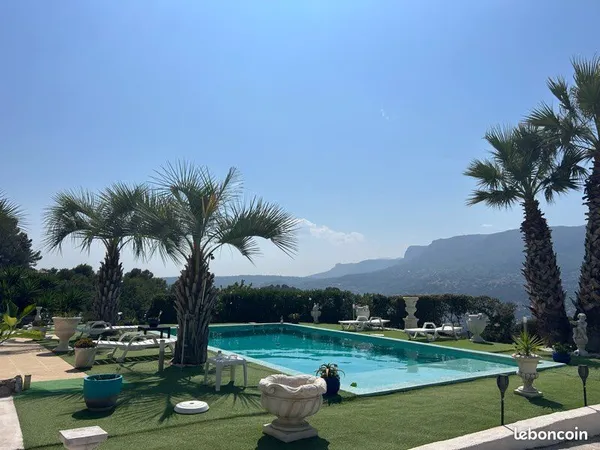 COLOMARS-PROPRIETE D'EXCEPTION DE 360M2 AVEC PISCINE, VUE PANORAMIQUE ET TERRAIN DE 2262m2