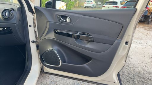 Renault Captur 0.9 TCe 90 - Intens – 2015 – 44887 km – Essence – Boîte Manuelle — photo 25