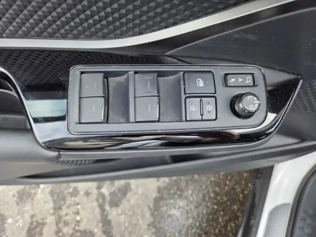 Toyota C-Hr 122h design — photo 14