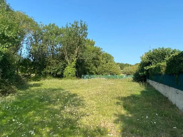 Terrain 630 m²