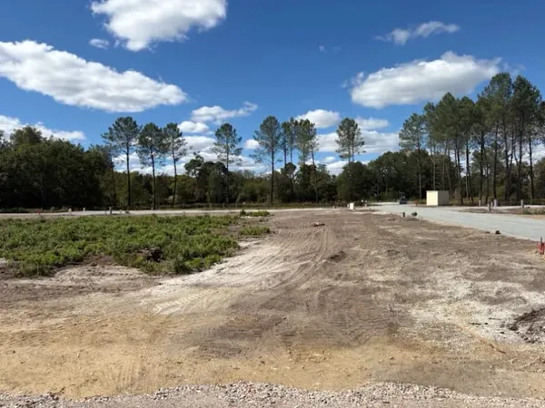 Terrain 600 m²