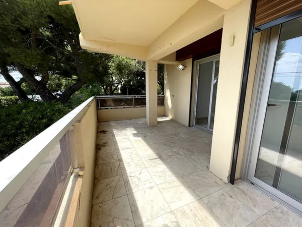 A LOUER Appartement rénové sur Carry Le Rouet 3 pièce(s) 62.09 m2 en rez de chaussée résidence sécur