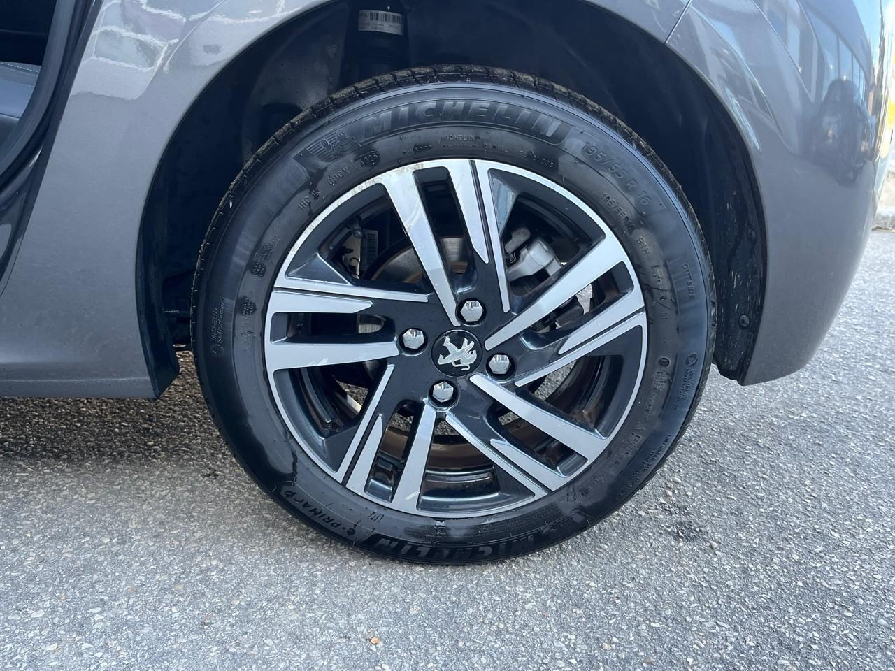 Peugeot 208 puretech 100 s&s eat8 allure pack — photo 11