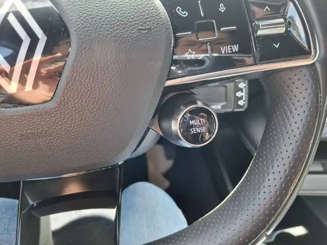 Renault Megane e-tech ev60 220 ch super charge — photo 30