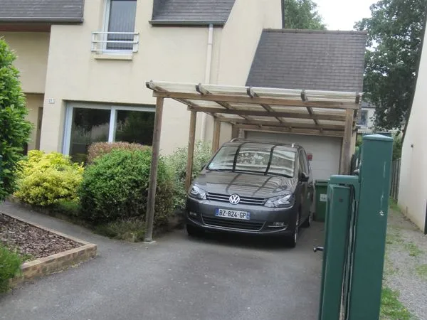 Rennes quartier Poterie 102 m² - 4 chambres, jardin avec terrasse - loyer 1750