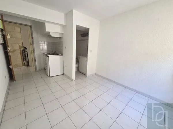 Studio 1 pièce 14 m²