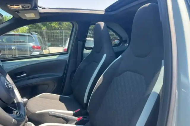 Toyota Aygo X 1.0 vvt-i 72 — photo 11