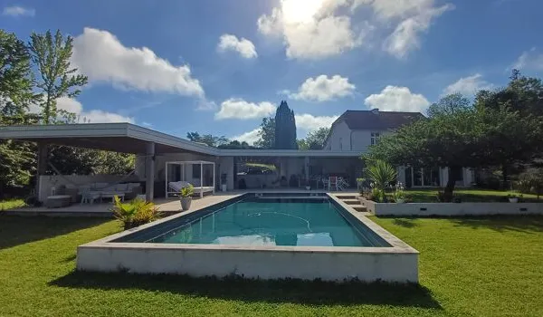 Maison 6 pièces 210 m²
