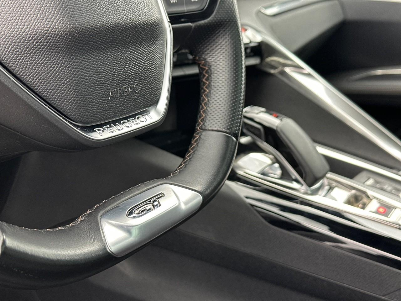 Peugeot 3008 hybrid4 300 e-eat8 gt — photo 40
