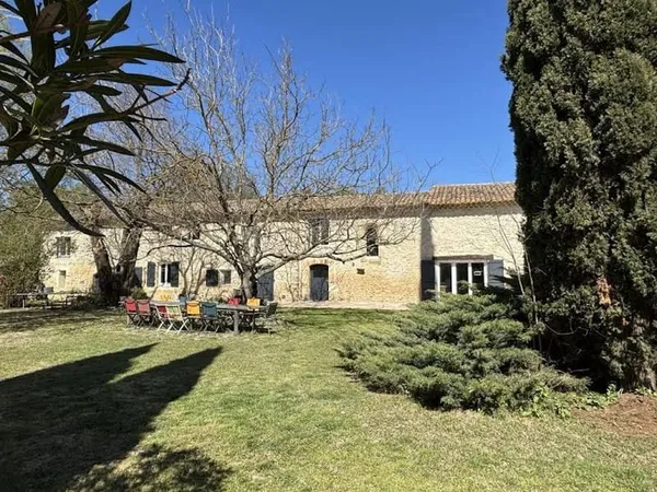 Maison 10 pièces 265 m²