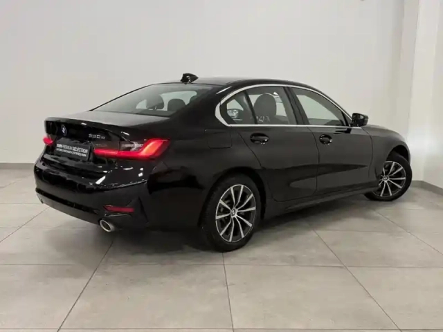 Bmw Serie 3 série 3 330ea 292ch business design 10cv — photo 2