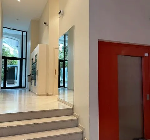 T1 bis duplex + place parking privée - centre ville Grenoble (proximité Gare SNCF - Bus - Tram)