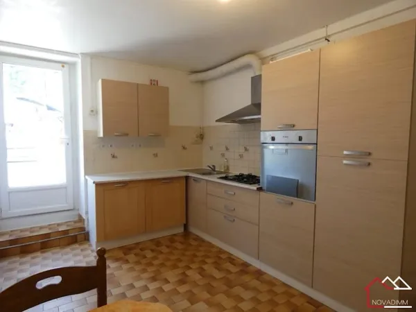 Maison 8 pièces 219 m²