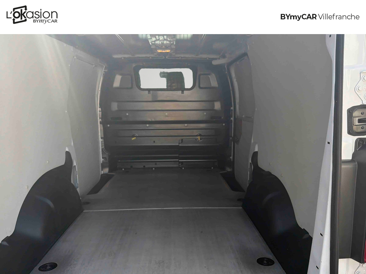 Toyota PROACE CABINE APPROFONDIE LONG 2.0L 140 D-4D BVA8 — photo 12