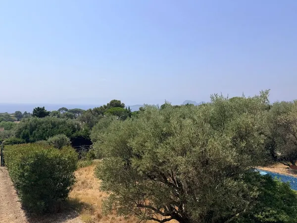 La Ciotat - Secteur Fontsainte / Baguier - Propriété avec vue mer et potentiel de division