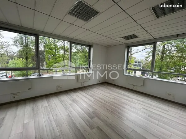 Bureau 183 m²