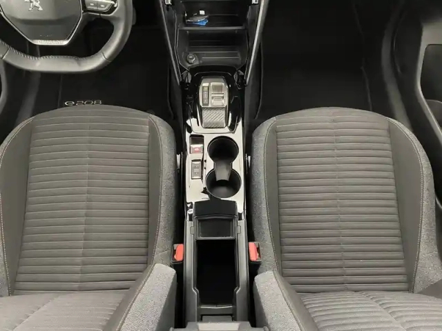 Peugeot 208 electrique 50 kwh 136ch — photo 27