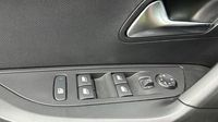 Peugeot 2008 1.2 PureTech 130ch S&S Allure Pack EAT8 — photo 19
