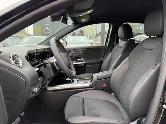 Mercedes Gla 200 d amg line — photo 40