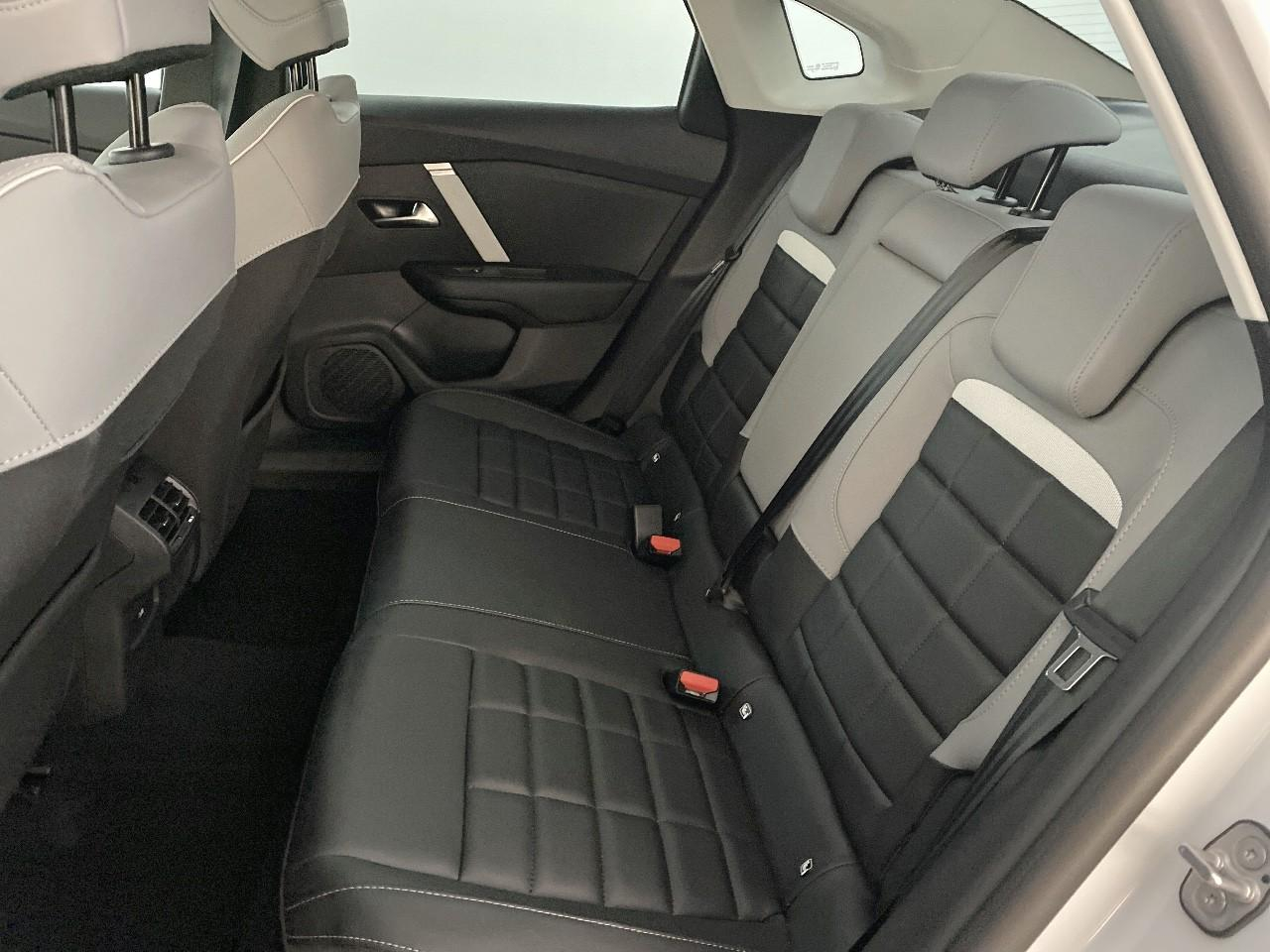 Citroën C4 X hybride 145 ch e-dcs6 max — photo 10