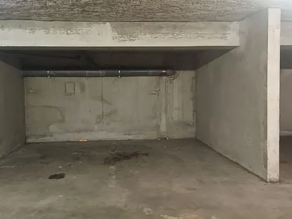 Place de parking en sous sol
