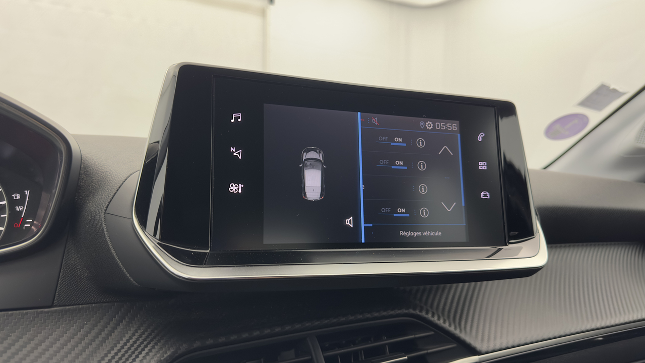 Peugeot 208 PureTech 100 S&amp;S EAT8 — photo 27