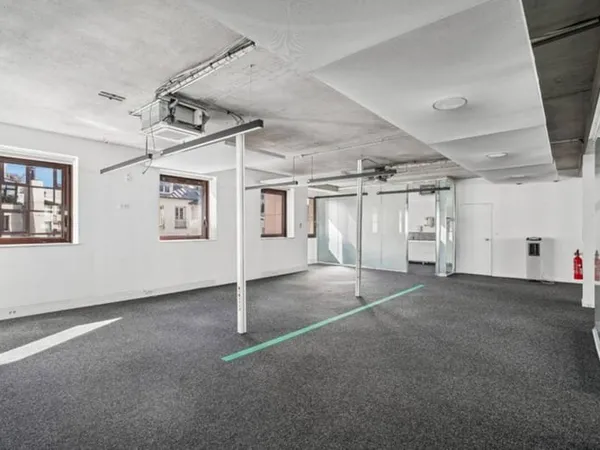 Bureaux 176 m²
