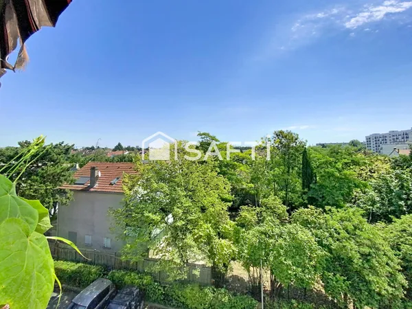 Appartement lumineux - Dernier étage 4/4 avec balcon