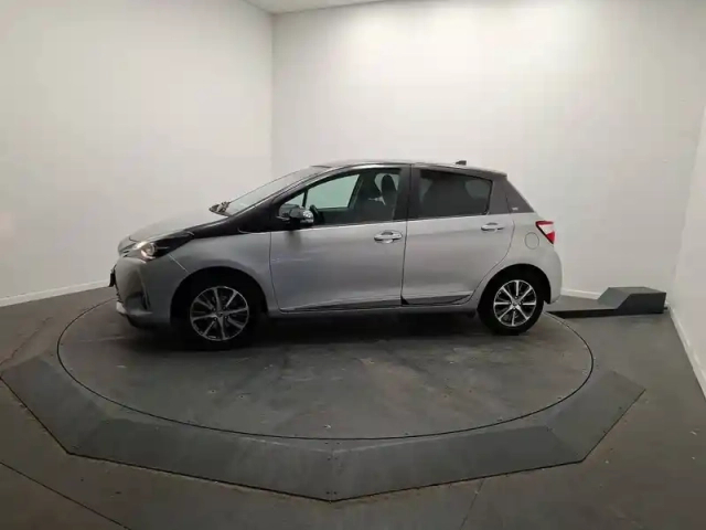 Toyota Yaris 110 vvt-i — photo 2