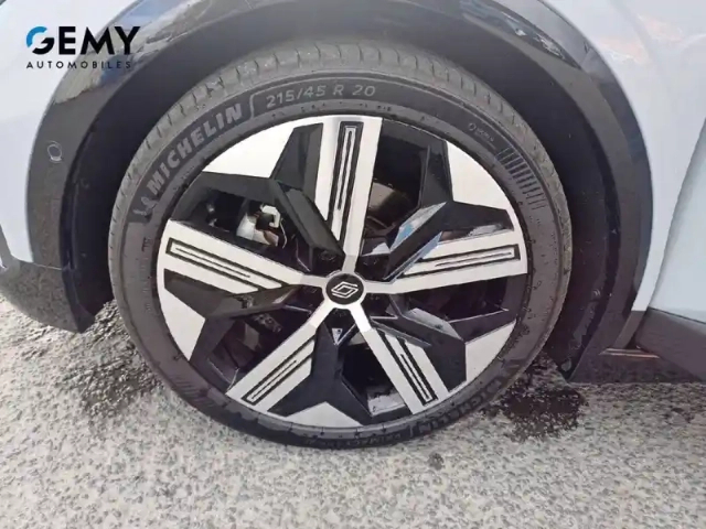 Renault Megane e-tech ev60 220 ch super charge — photo 53