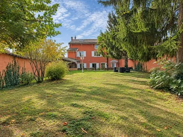 Maison 8 pièces 250 m²