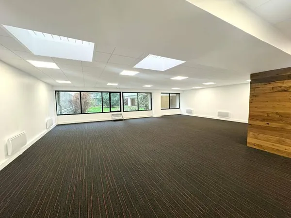 Bureaux 238 m²