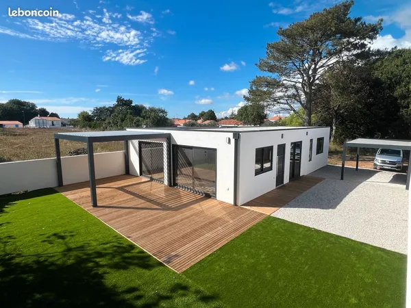 Vends maison contemporaine à angles