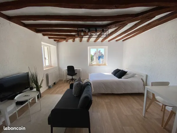 Location studio vide