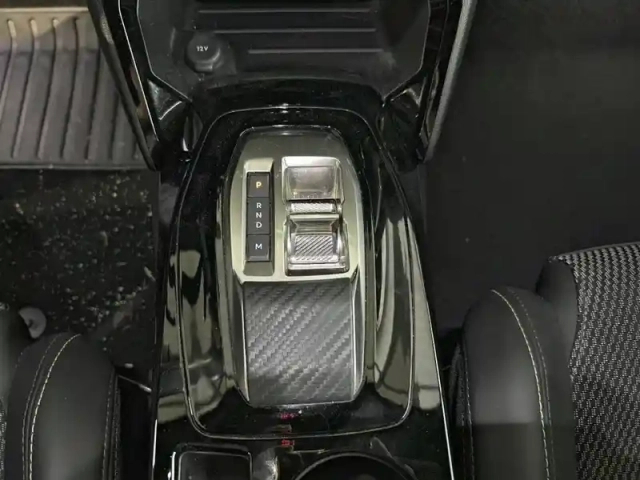 Peugeot 2008 puretech 130 s&amp;s eat8 — photo 36