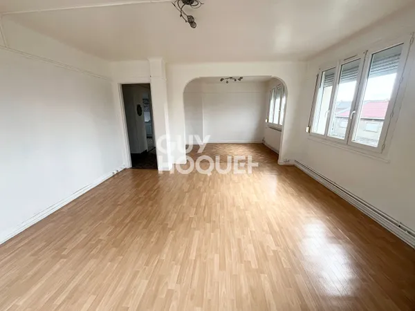 CALAIS : appartement de 4 pièces (100 m²) à louer