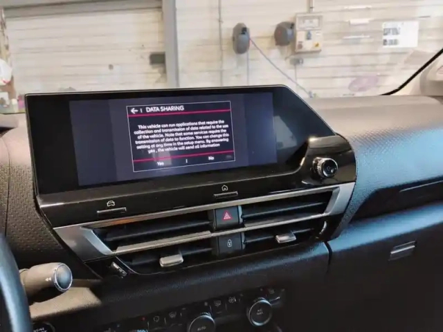 Citroën C4 puretech 155 s&amp;s eat8 shine pack — photo 11