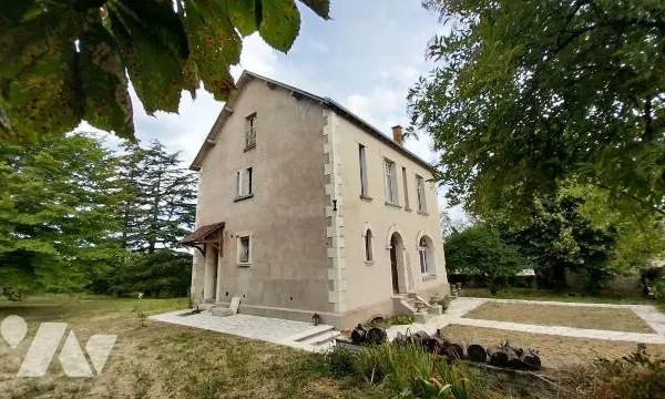 Maison 8 pièces 218 m²