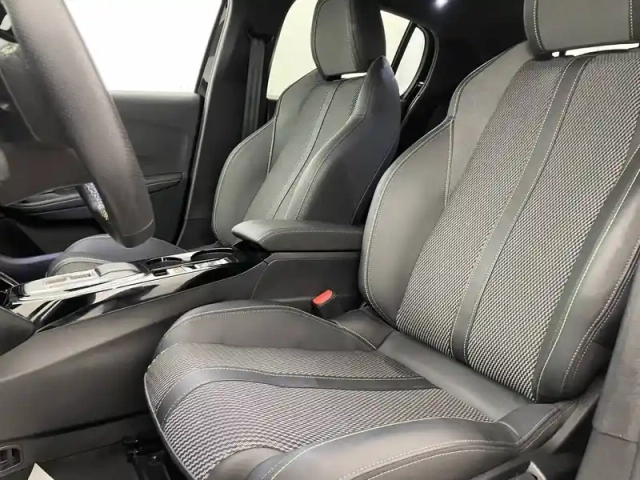 Peugeot 208 hybrid 110 e-dcs6 — photo 14