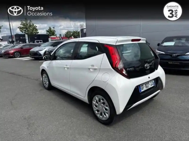 Toyota Aygo 1.0 vvt-i 72ch x-play 5p my21 — photo 2