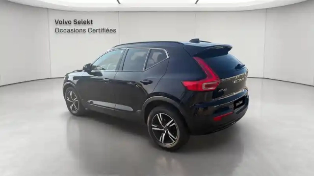 Volvo Xc40 t2 129 ch — photo 3