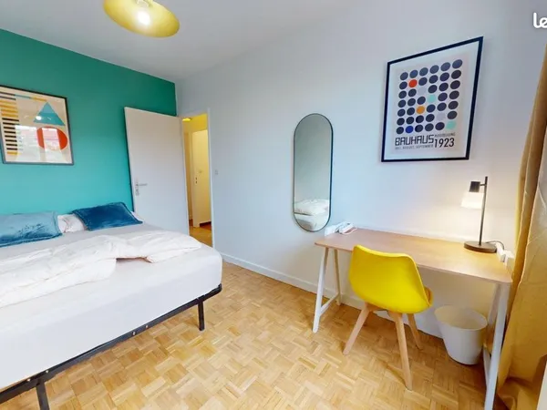 Chambre 5 pièces 81 m²