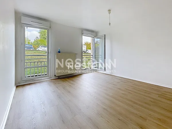 A vendre appartement Fontenay Le Fleury 2 pièce(s) avec cave et parking .