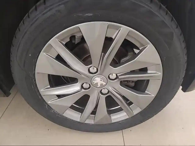 Peugeot 208 electrique 50 kwh 136ch — photo 39