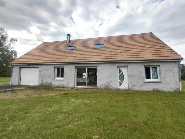 Maison à la campagne de plain pied sur 12 439m²