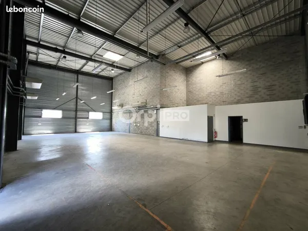 Local d'activité 350 m²