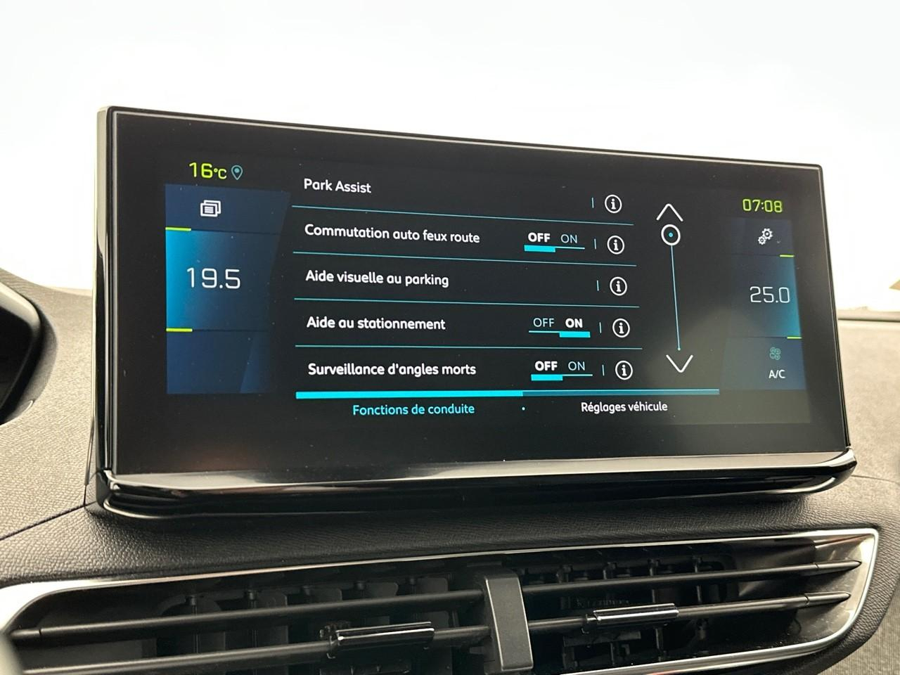 Peugeot 3008 hybrid 225 e-eat8 allure pack — photo 23