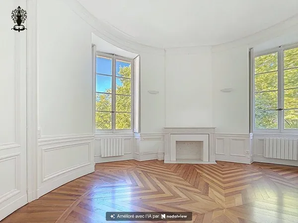 Appartement 8 pièces 165 m²